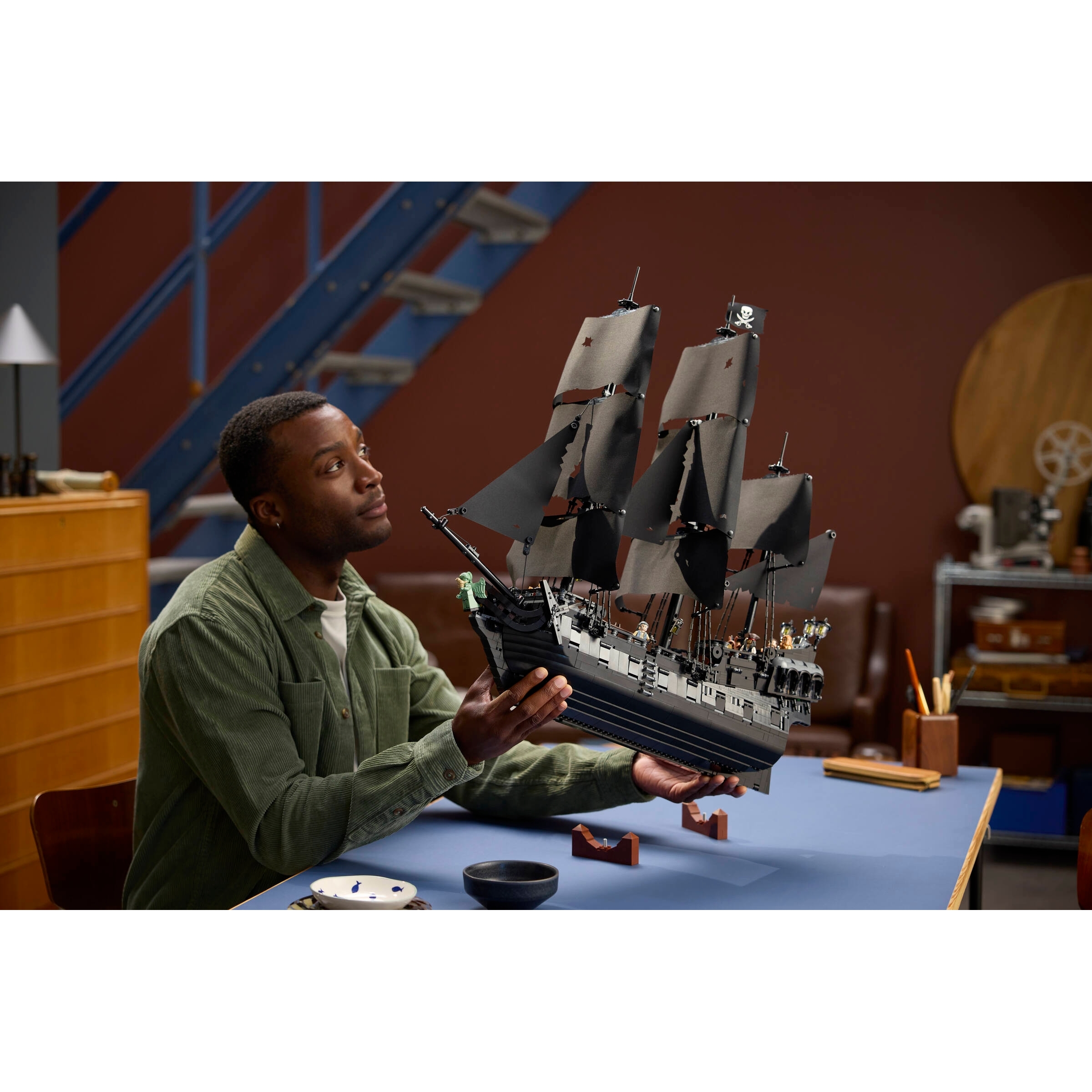 Captain Jack Sparrow's Pirate Ship - Image 12