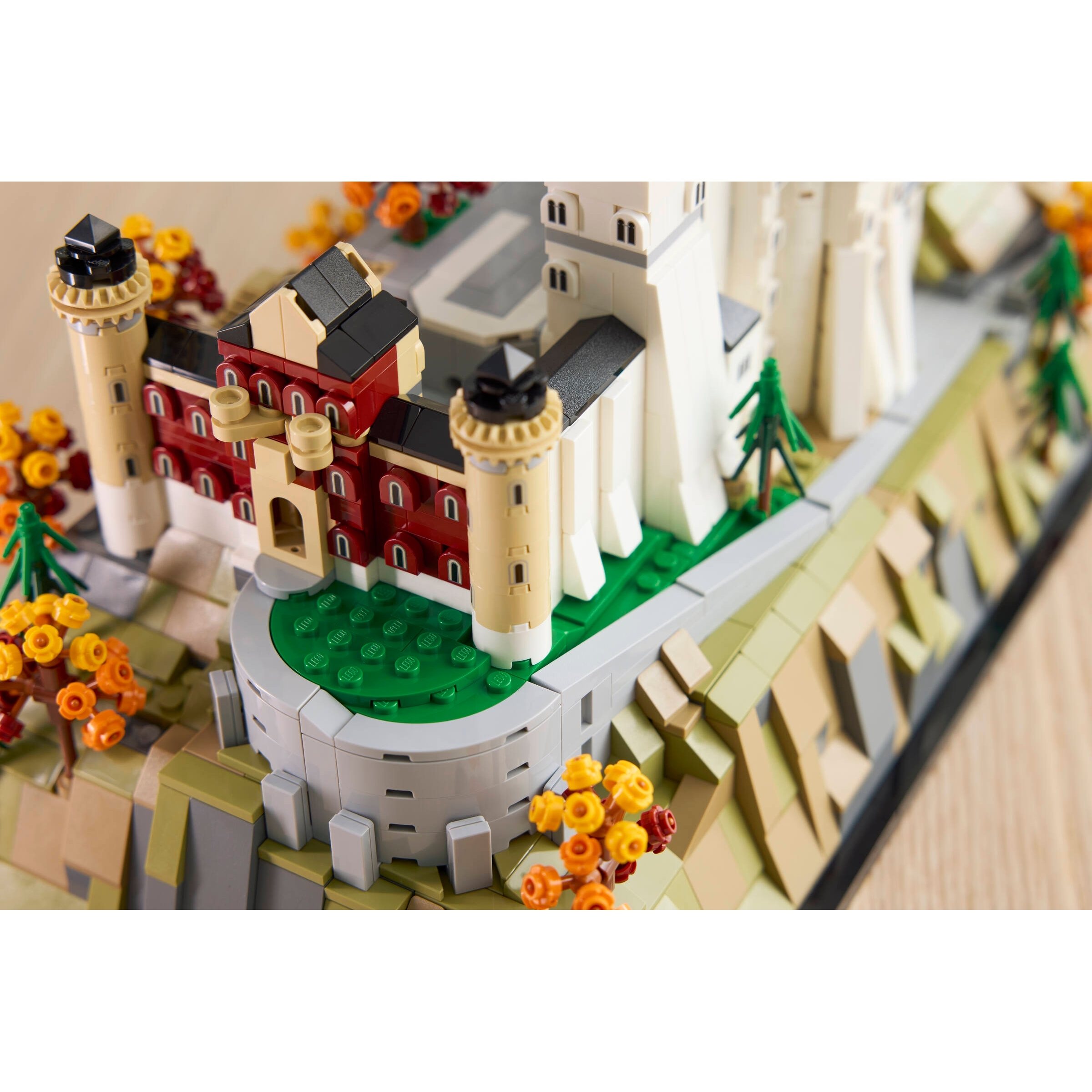 Neuschwanstein Castle - Image 9