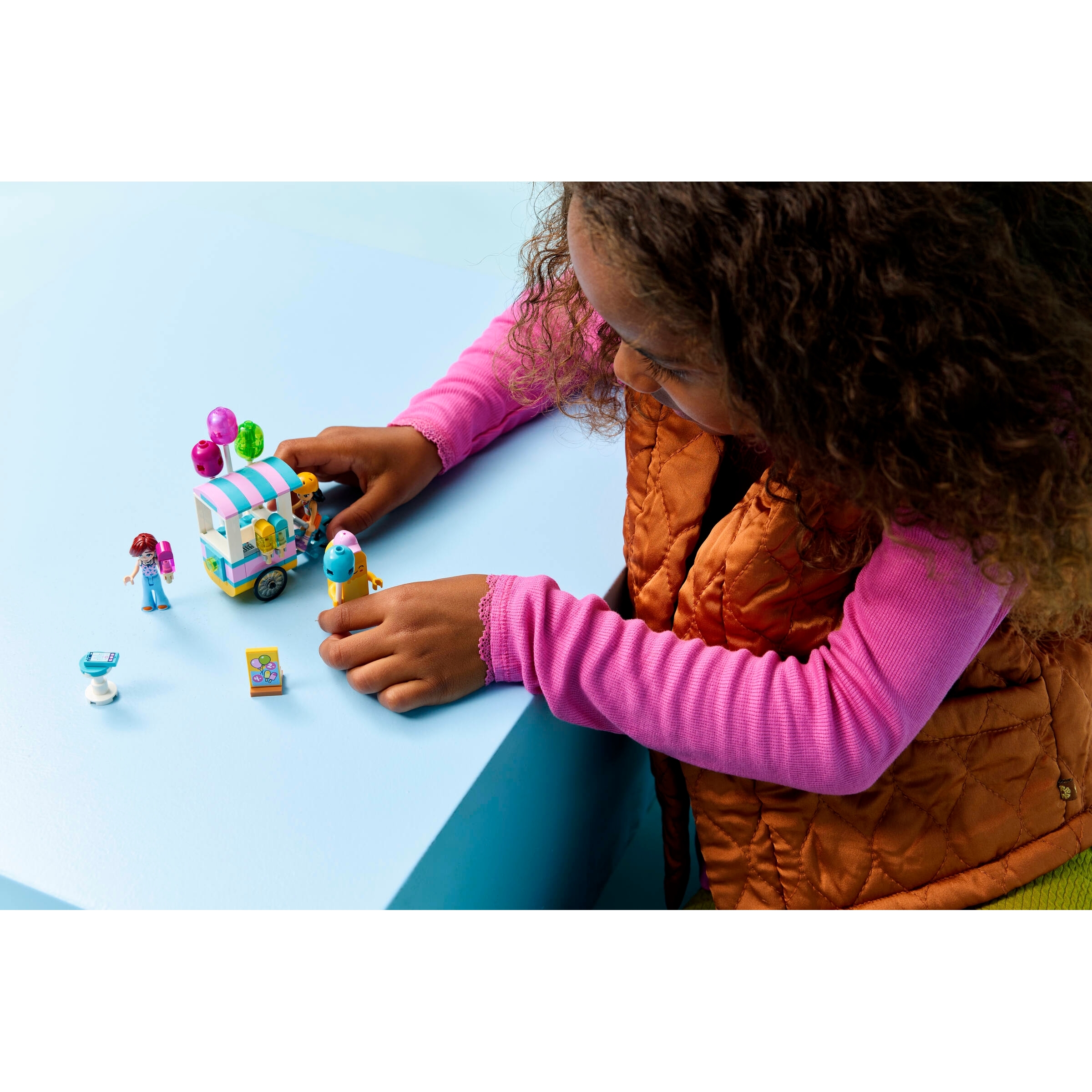 Ice Cream & Balloon Stand - Image 8