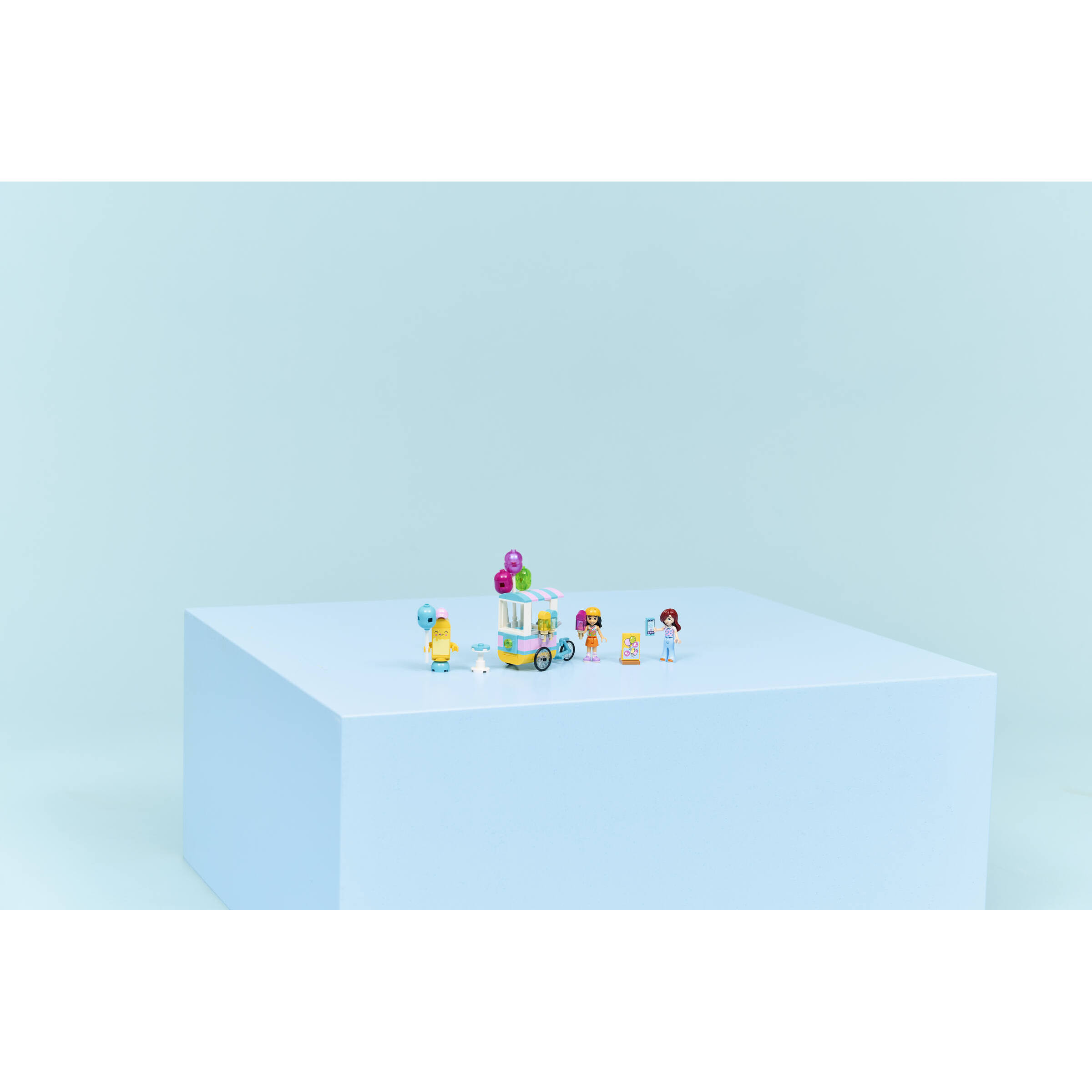 Ice Cream & Balloon Stand - Image 9