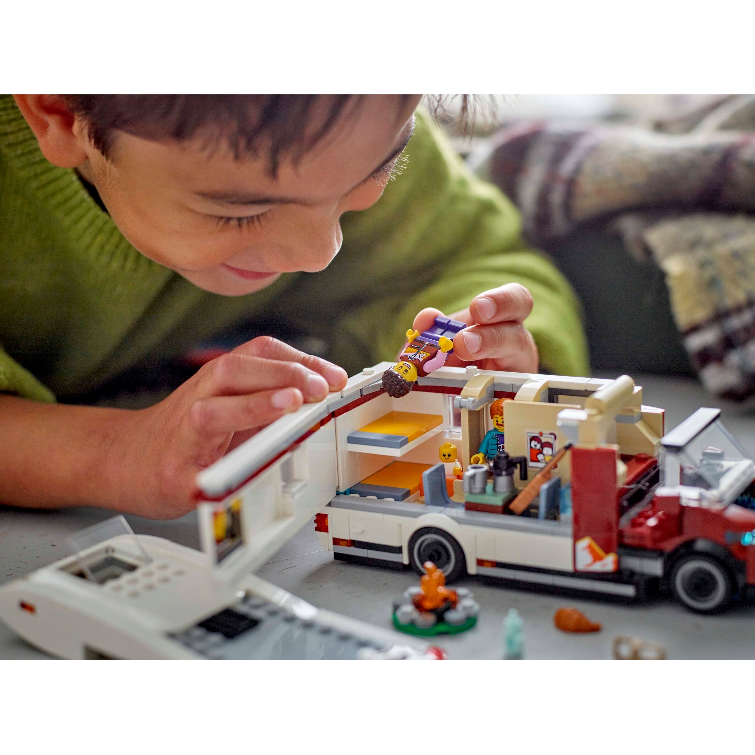 Holiday Adventure Camper Van - Image 8