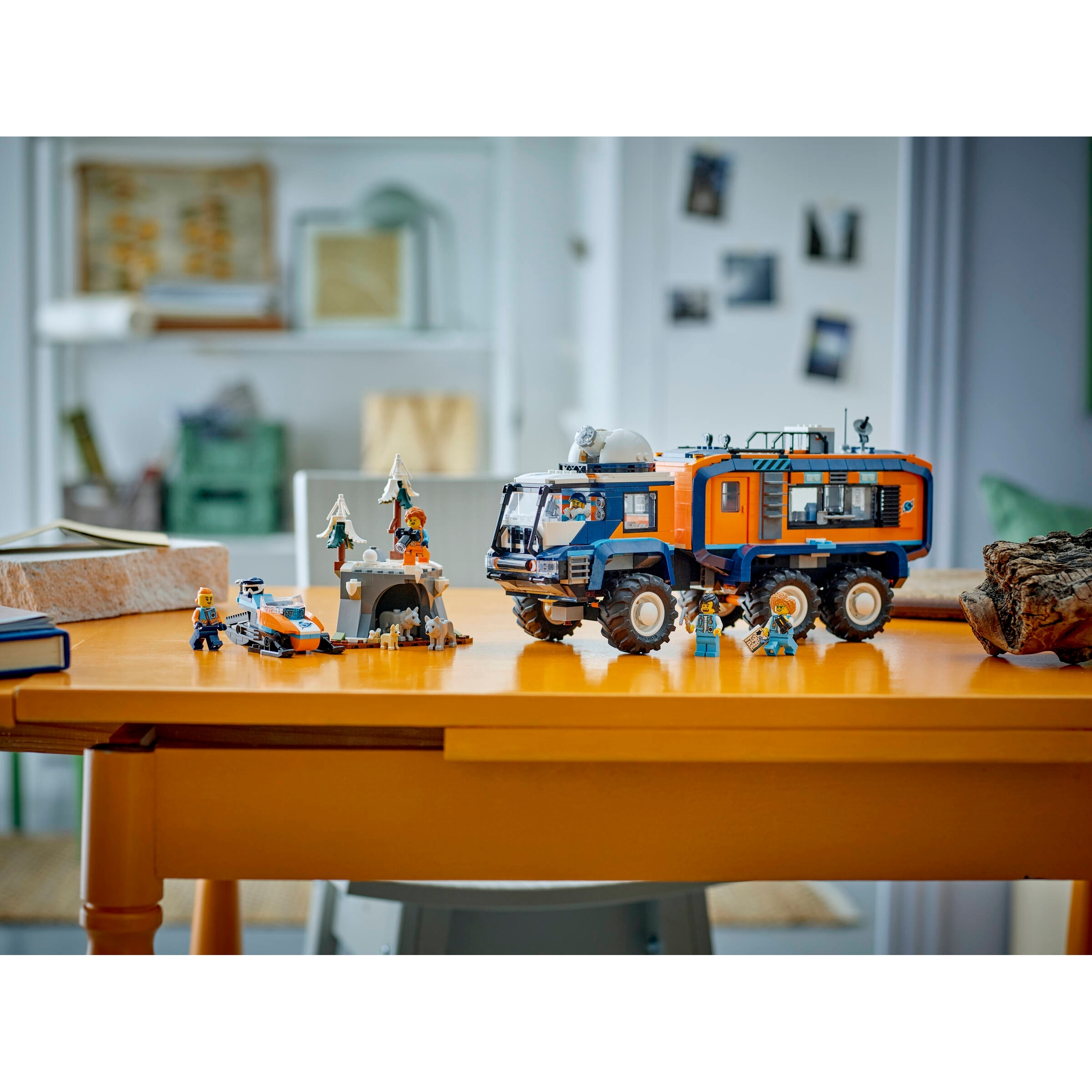 Arctic Explorer Science Lab Truck - Image 8