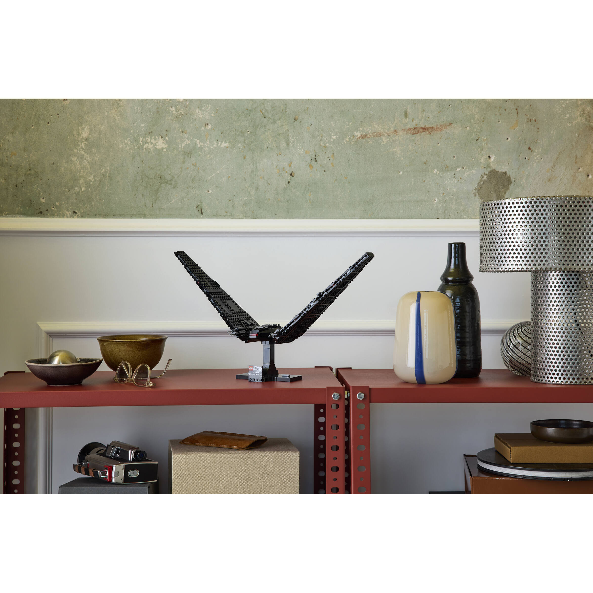 Kylo Ren's Command Shuttle - Image 9