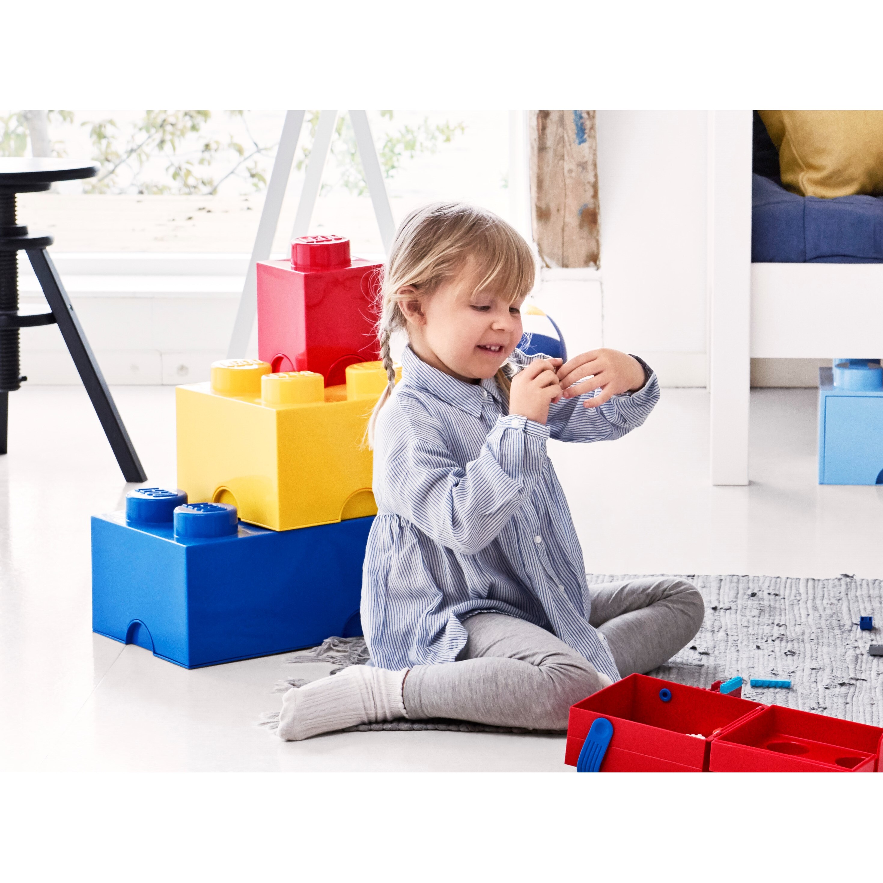 Lego 4-Stud Blue Storage Brick - Image 2